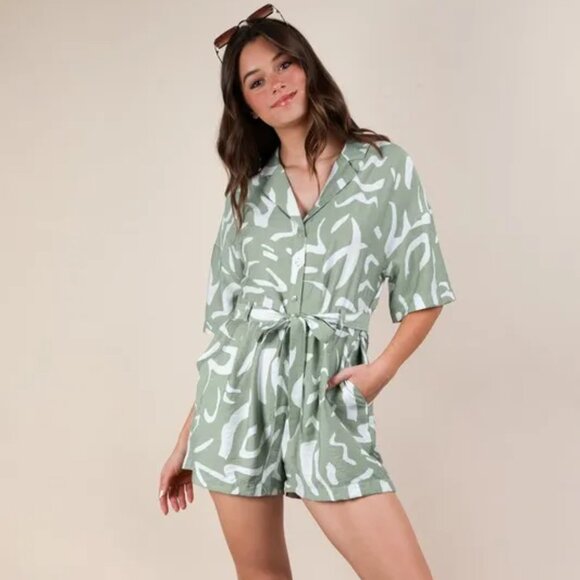 nwt VERY J Oversized Printed Button Down Resort Romper - Picture 1 of 14
